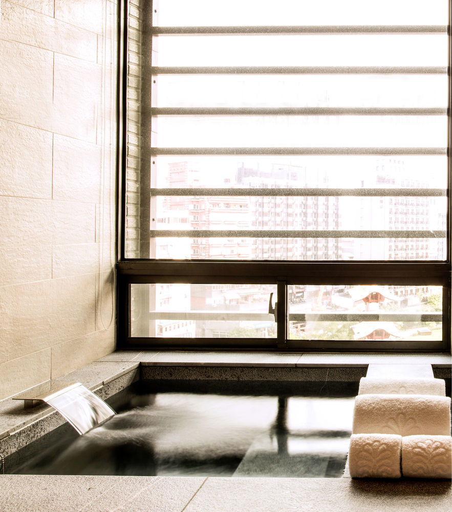 Hotel Royal Beitou Taipei Bagian luar foto
