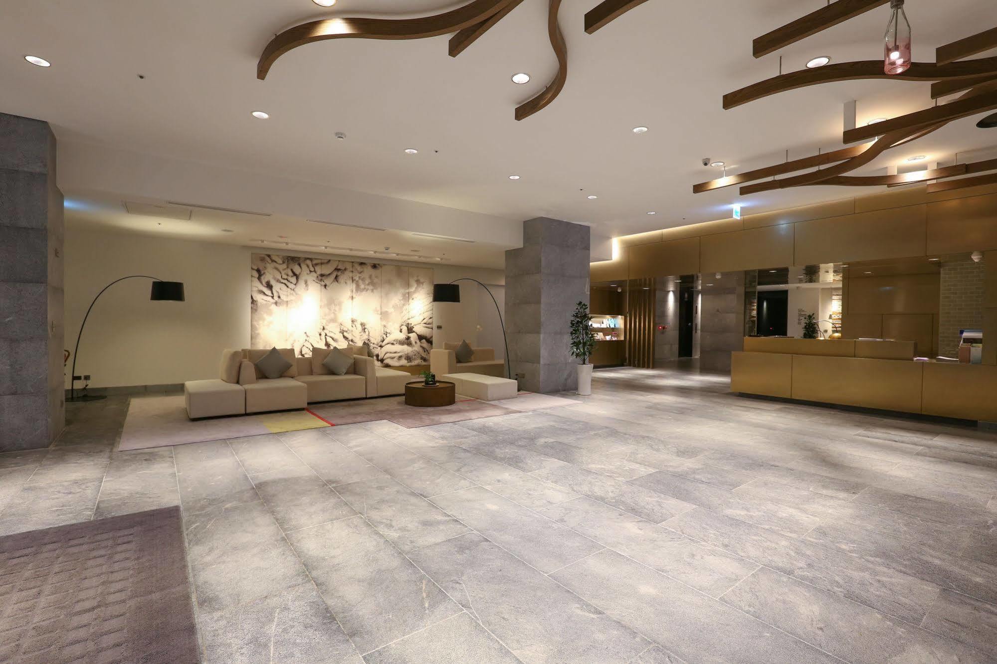 Hotel Royal Beitou Taipei Bagian luar foto