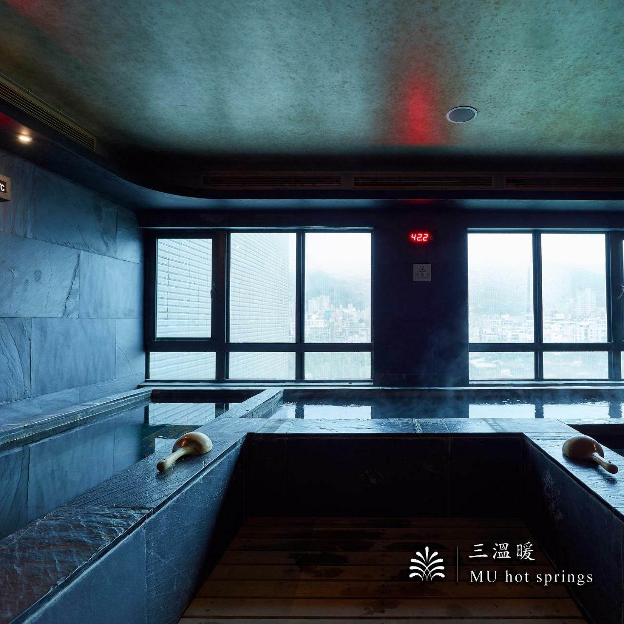 Hotel Royal Beitou Taipei Bagian luar foto
